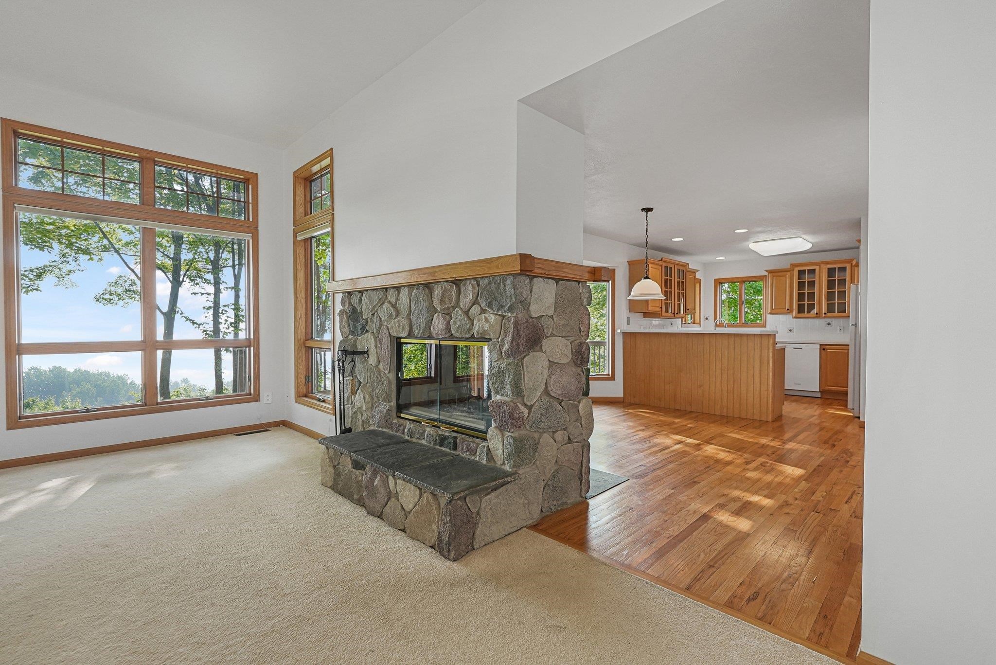 16756 Whispering Pines