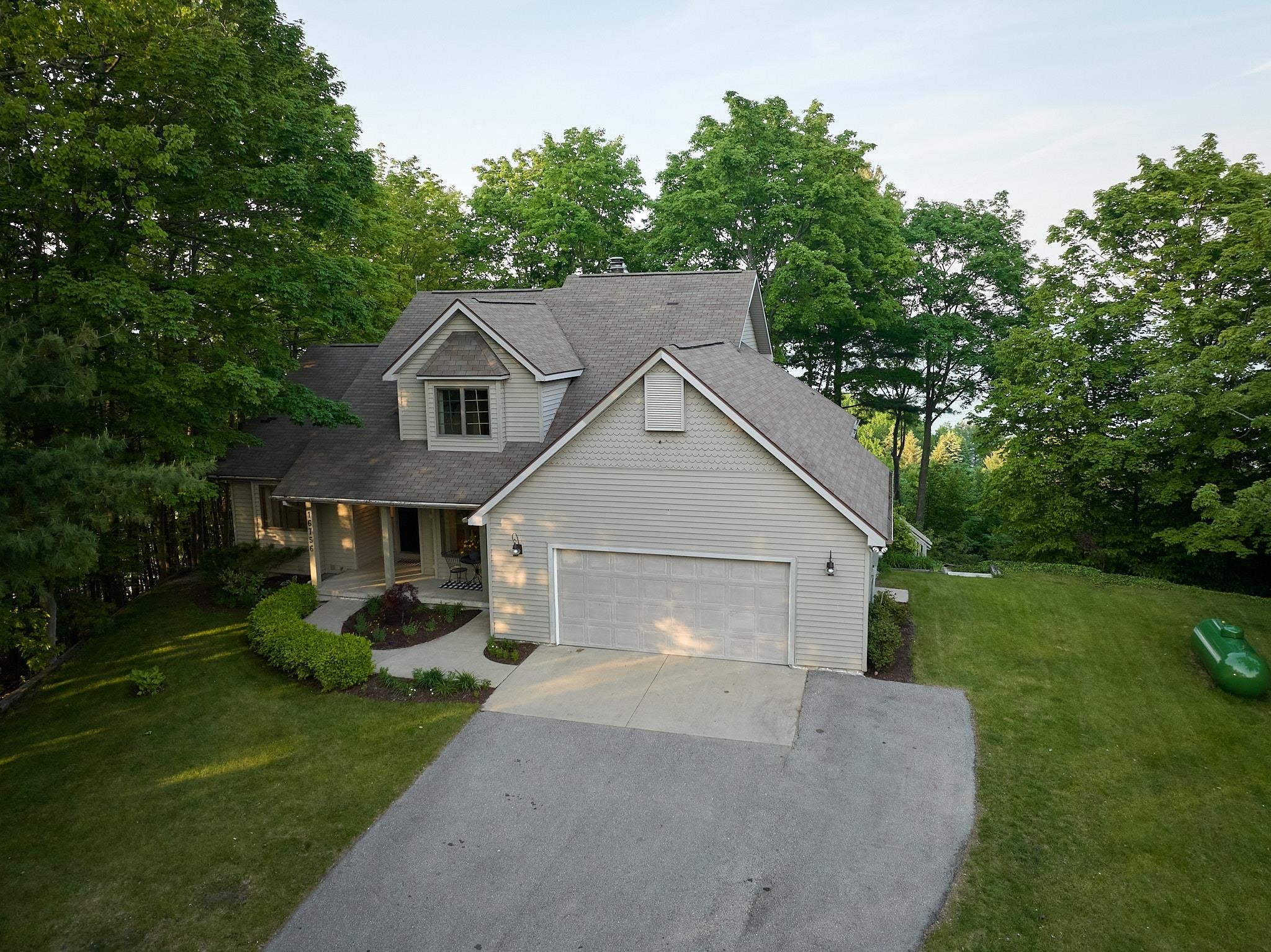 16756 Whispering Pines