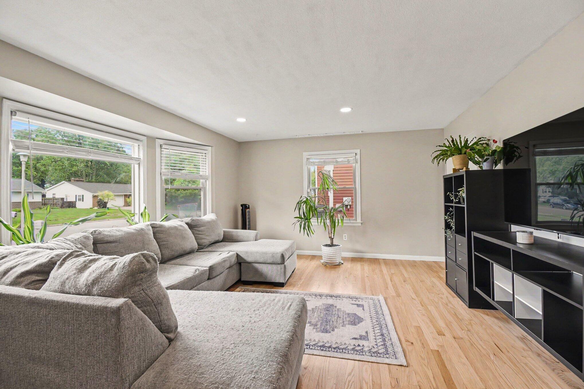 3534 Algonac Drive SW