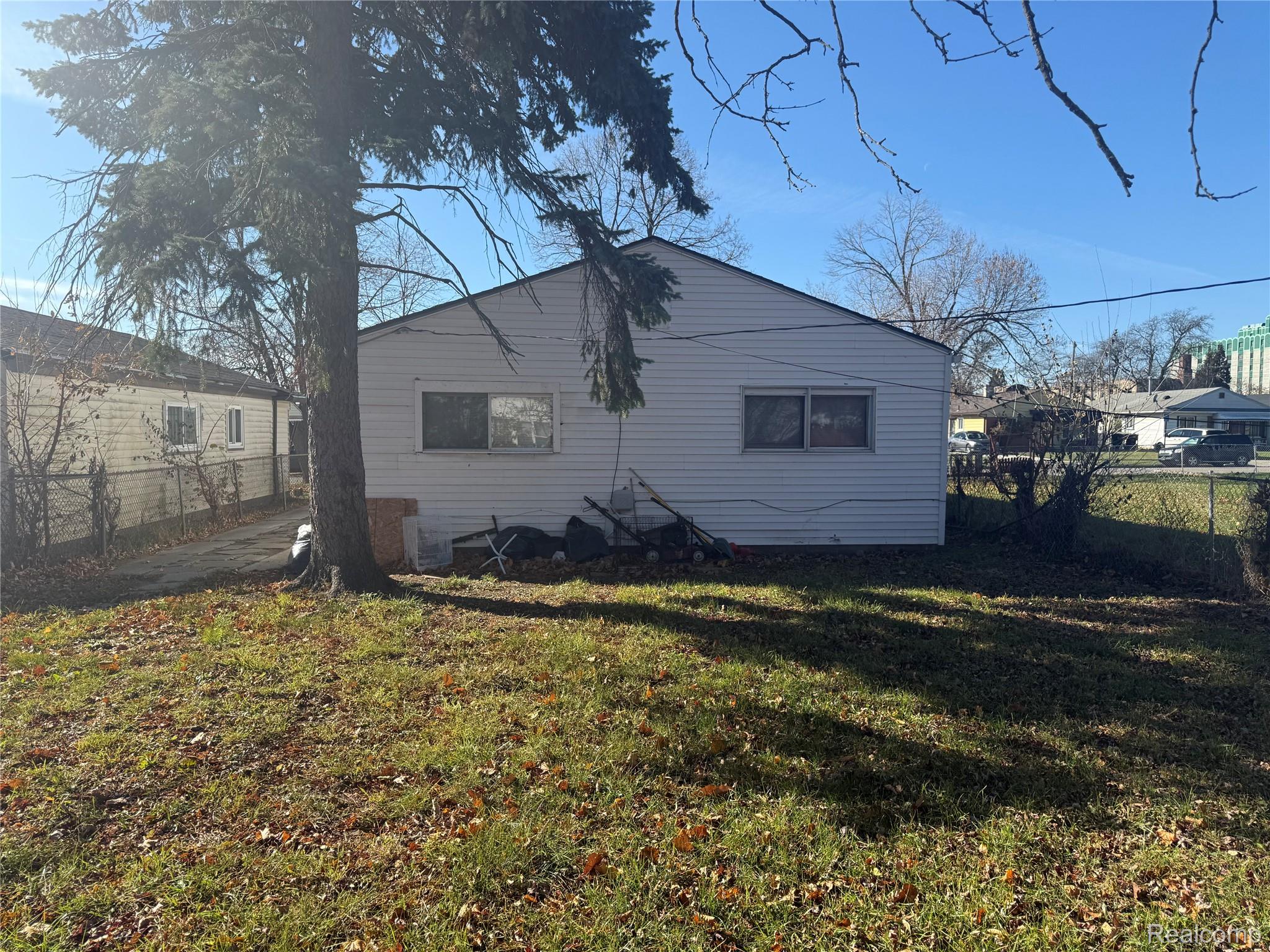 4194 Algonquin Street