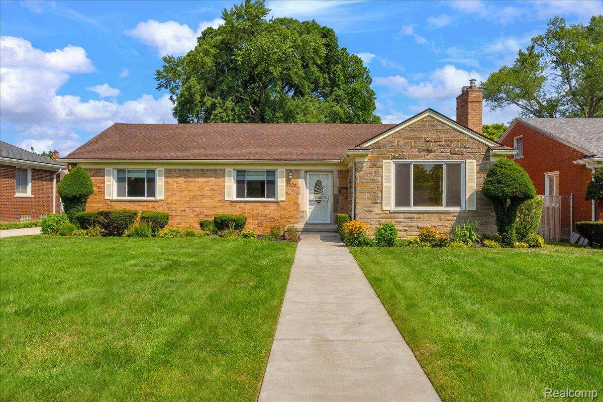3206 W Outer Drive