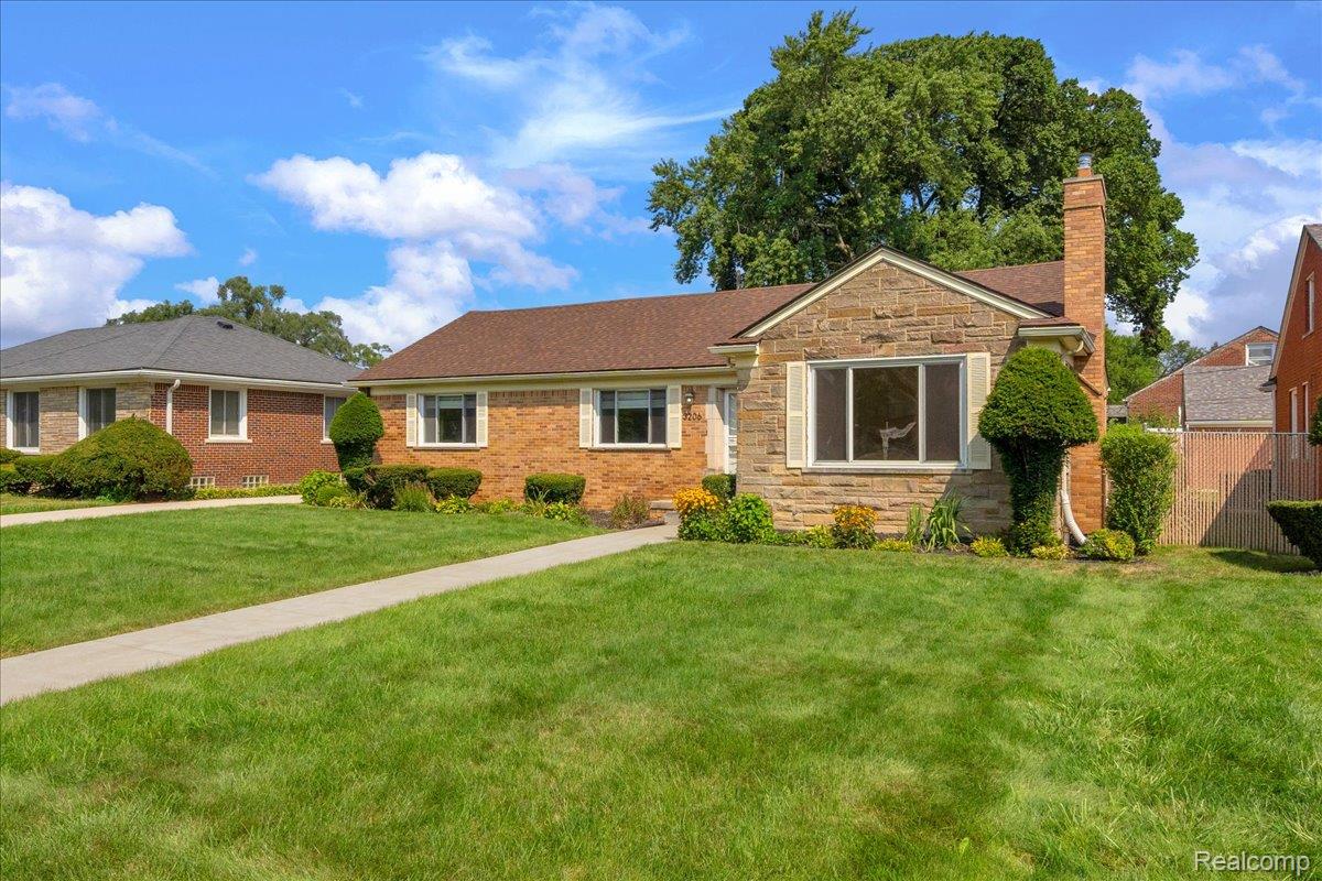 3206 W Outer Drive