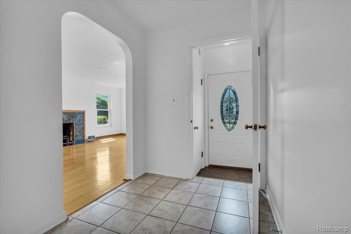 3206 W Outer Drive