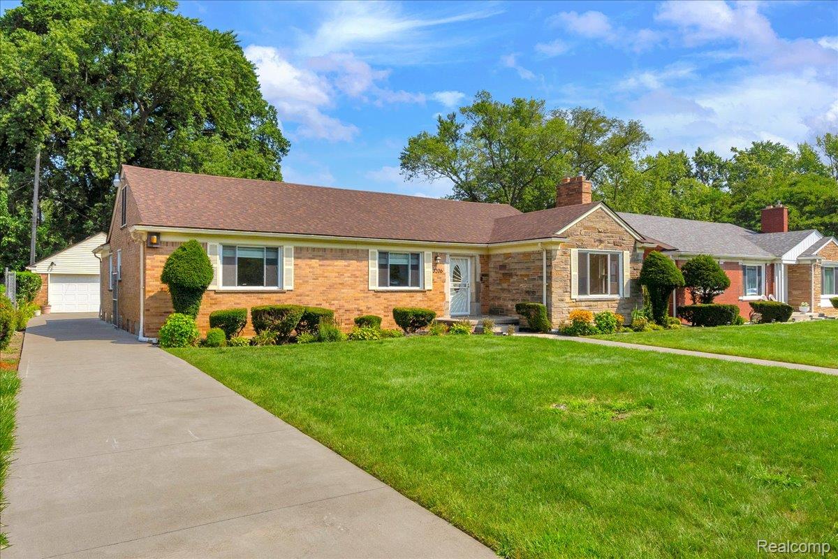 3206 W Outer Drive