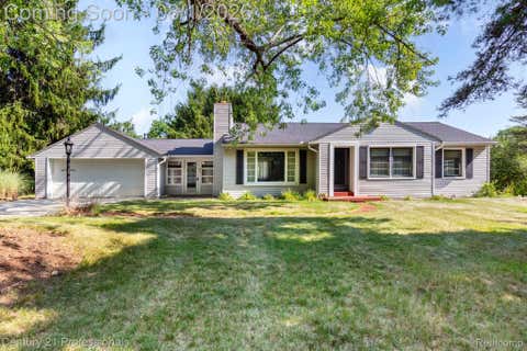 Photo of 1365 E Buell Road, Oakland Charter Township, MI 48306 (MLS # 20261058990)