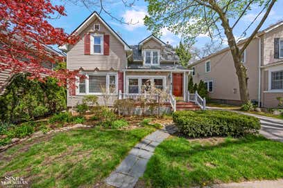 190 Lakeview Avenue Grosse Pointe Farms City MI 48236