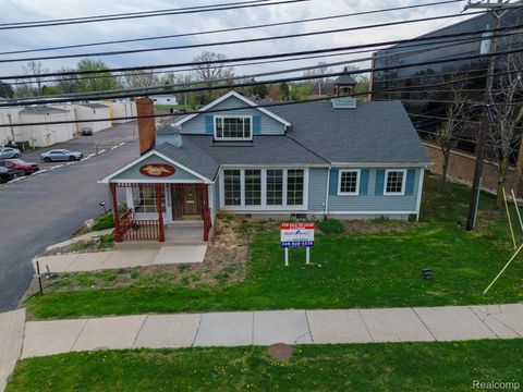 29229 NORTHWESTERN Highway Southfield City MI 48034