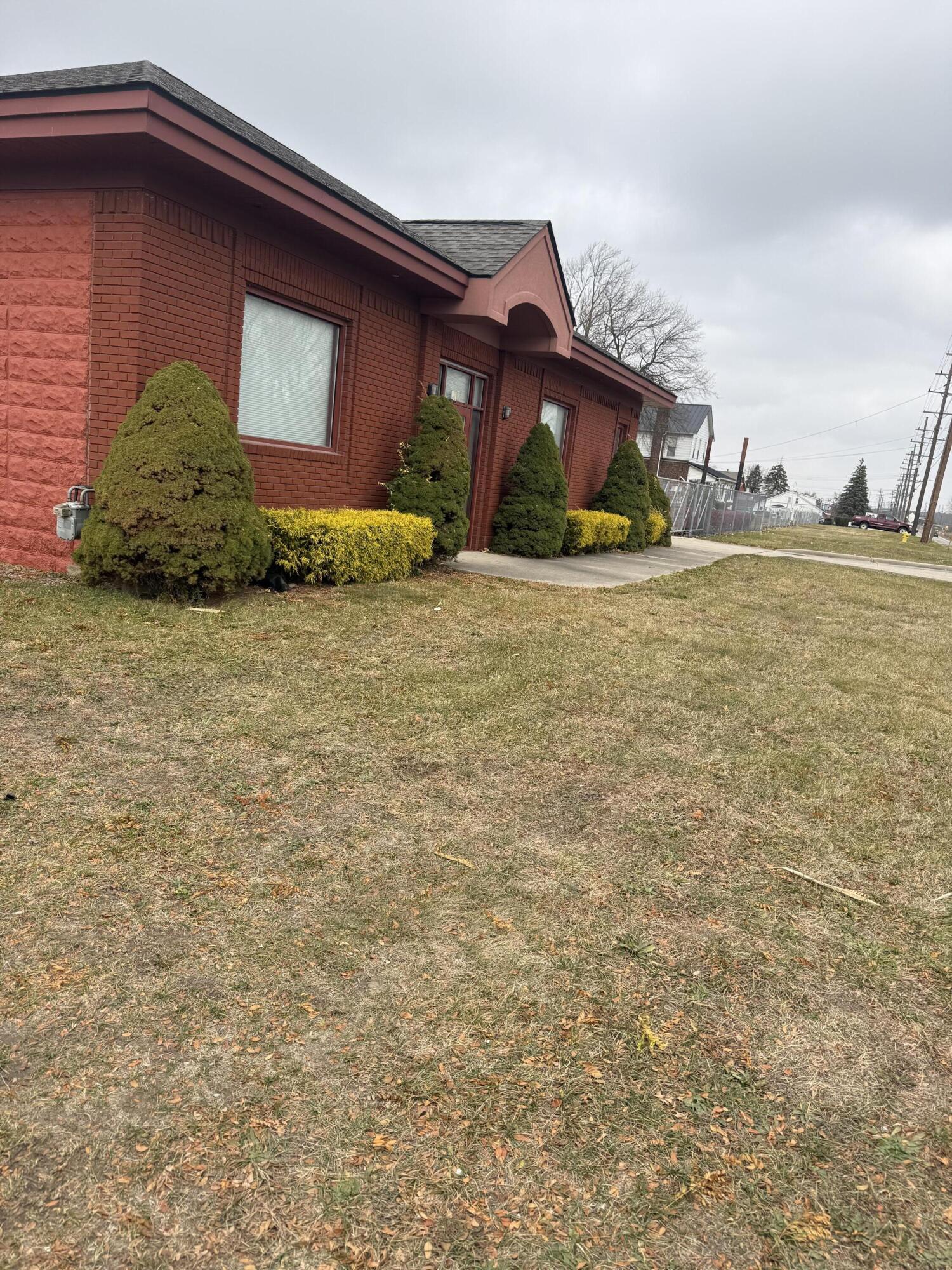 5700 W Jefferson Avenue