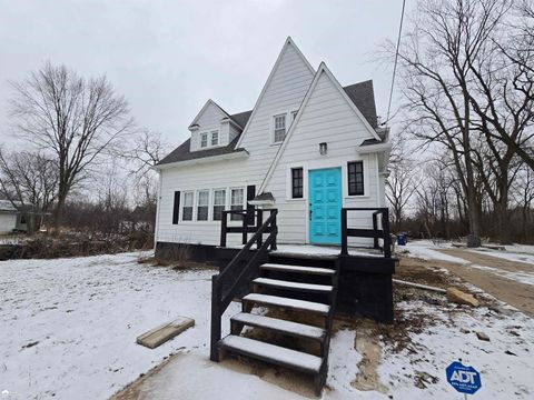 5303 Dixie Highway Bridgeport Charter Township MI 48601