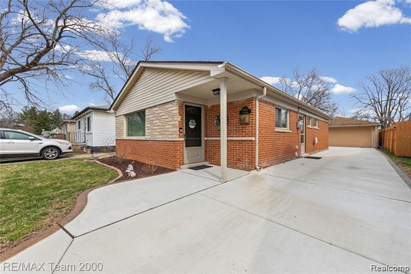 4685 UNIVERSAL ST, DEARBORN HEIGHTS, MI 48125 - Image a8a22db06fe8290cd8aff06e0e6a2f44/3259861866