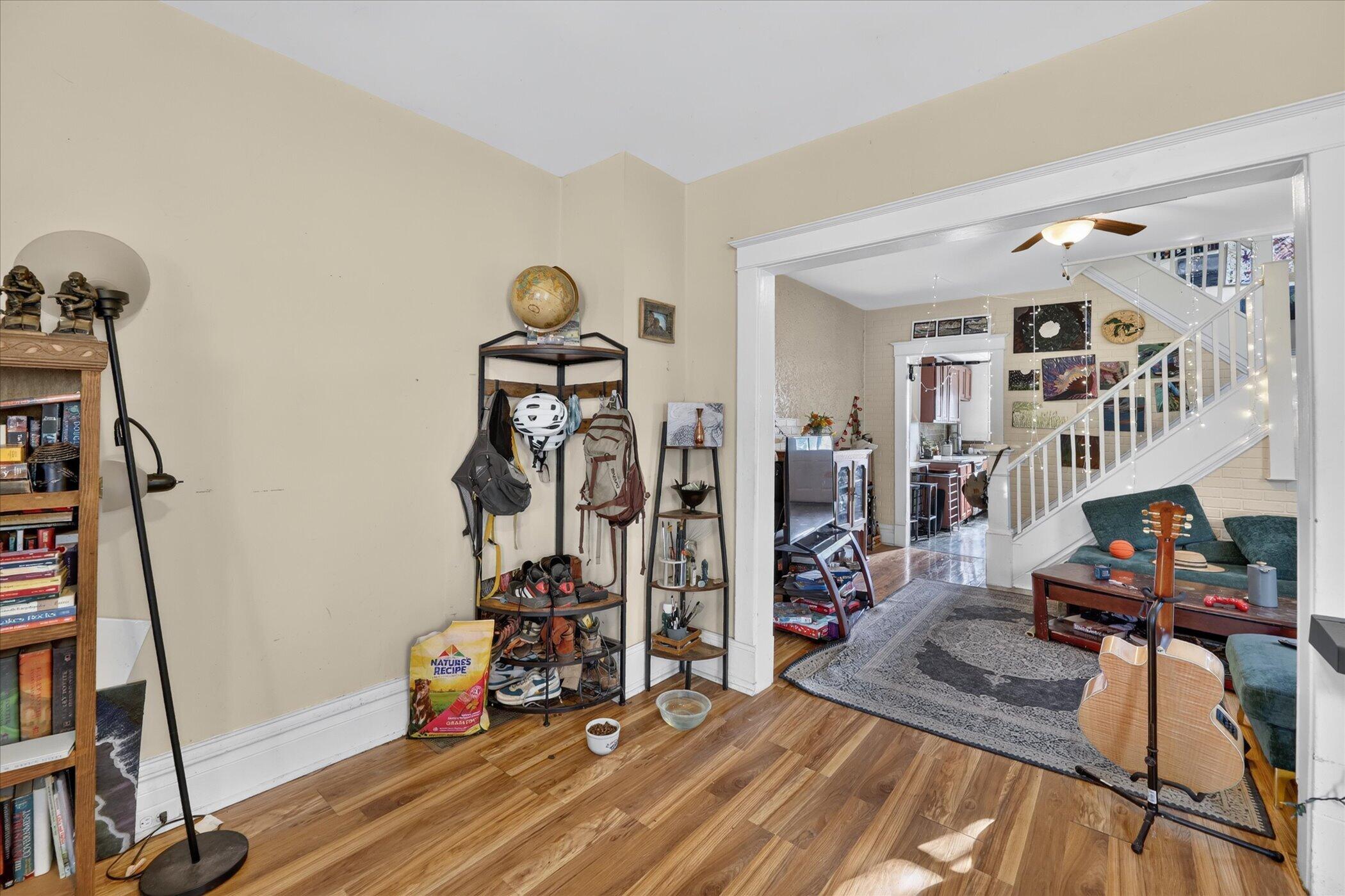 907/909 Rose Court