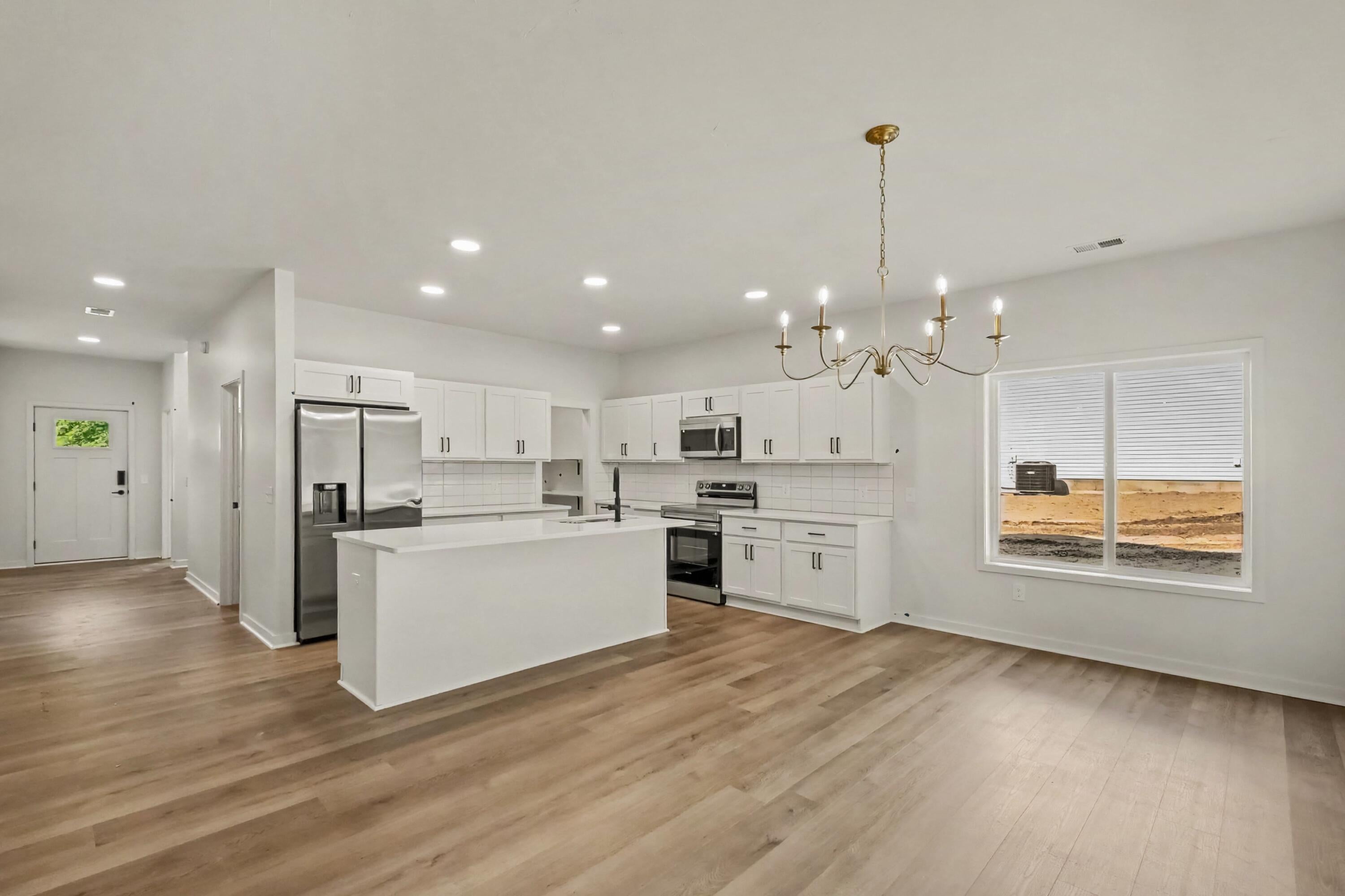 1480 W Valley