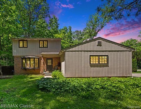 Photo of 23493 Cora Avenue, Farmington Hills City, MI 48336 (MLS # 20261037261)