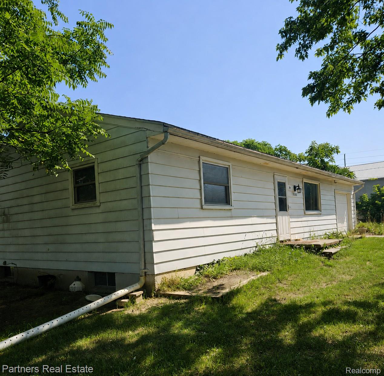 1382 Lucy Road
