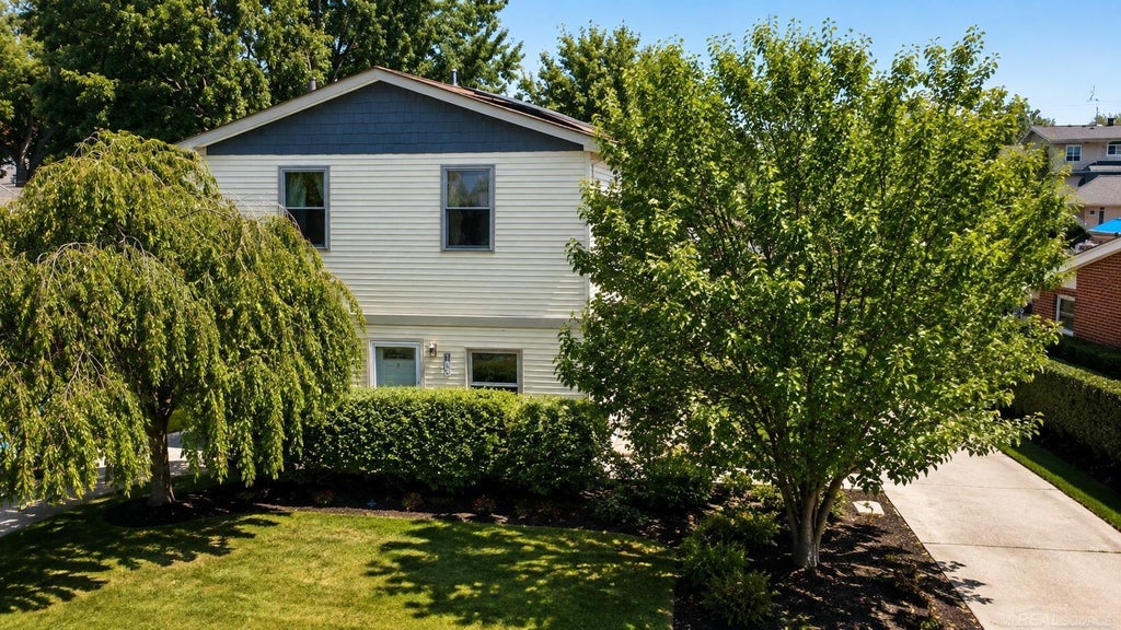 Photo of 37886 Sunnybrook Street, Harrison Charter Township, MI 48045 (MLS # 58050225607)