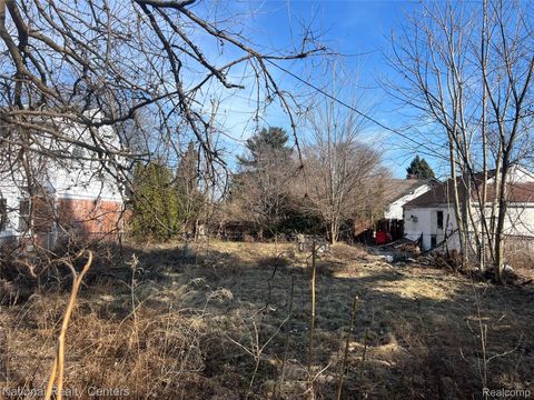 0000 Elmwood Eastpointe City MI 48021