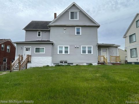 171 DAVIS Street Wyandotte City MI 48192