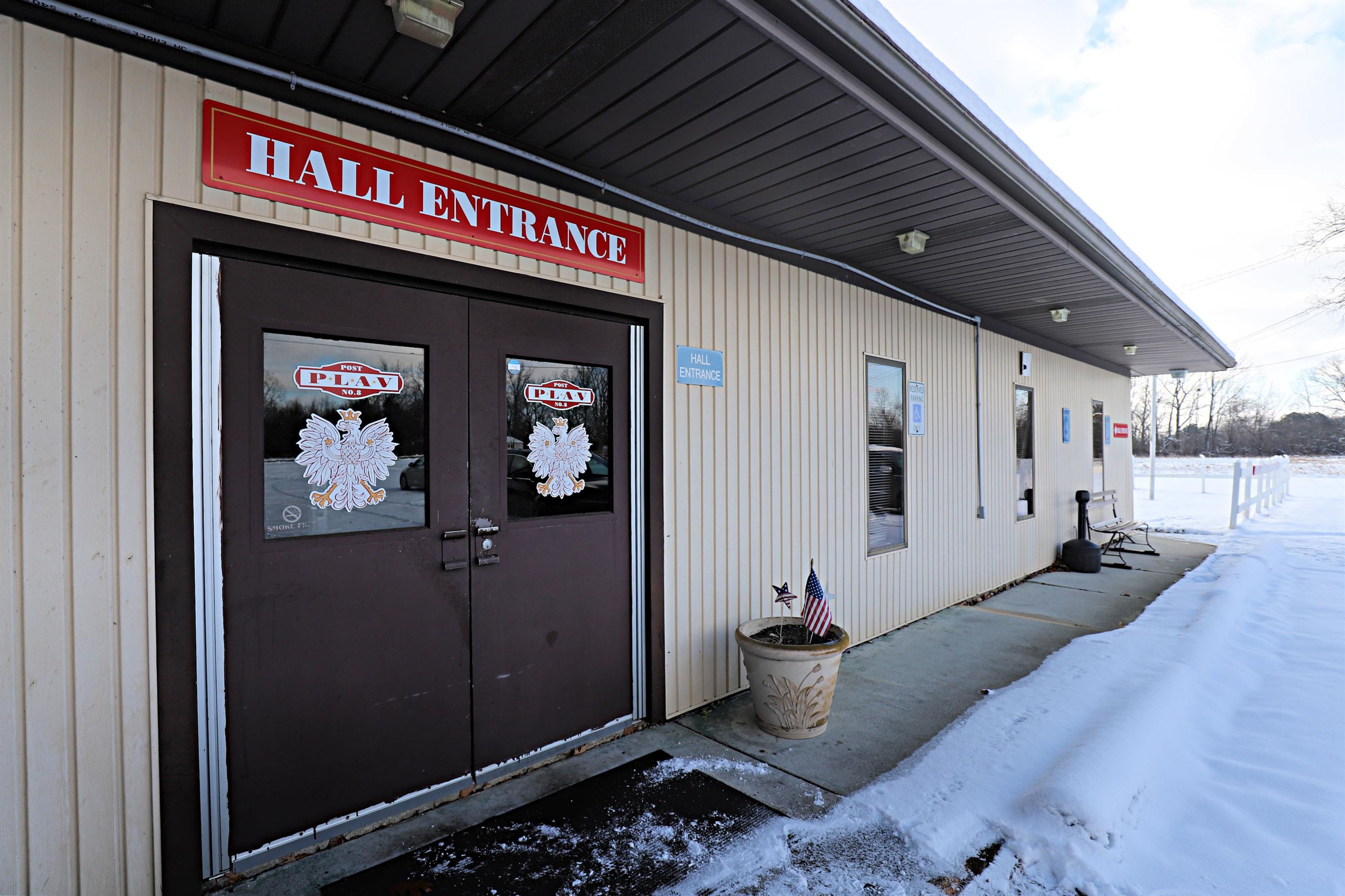 4323 W Carpenter Road