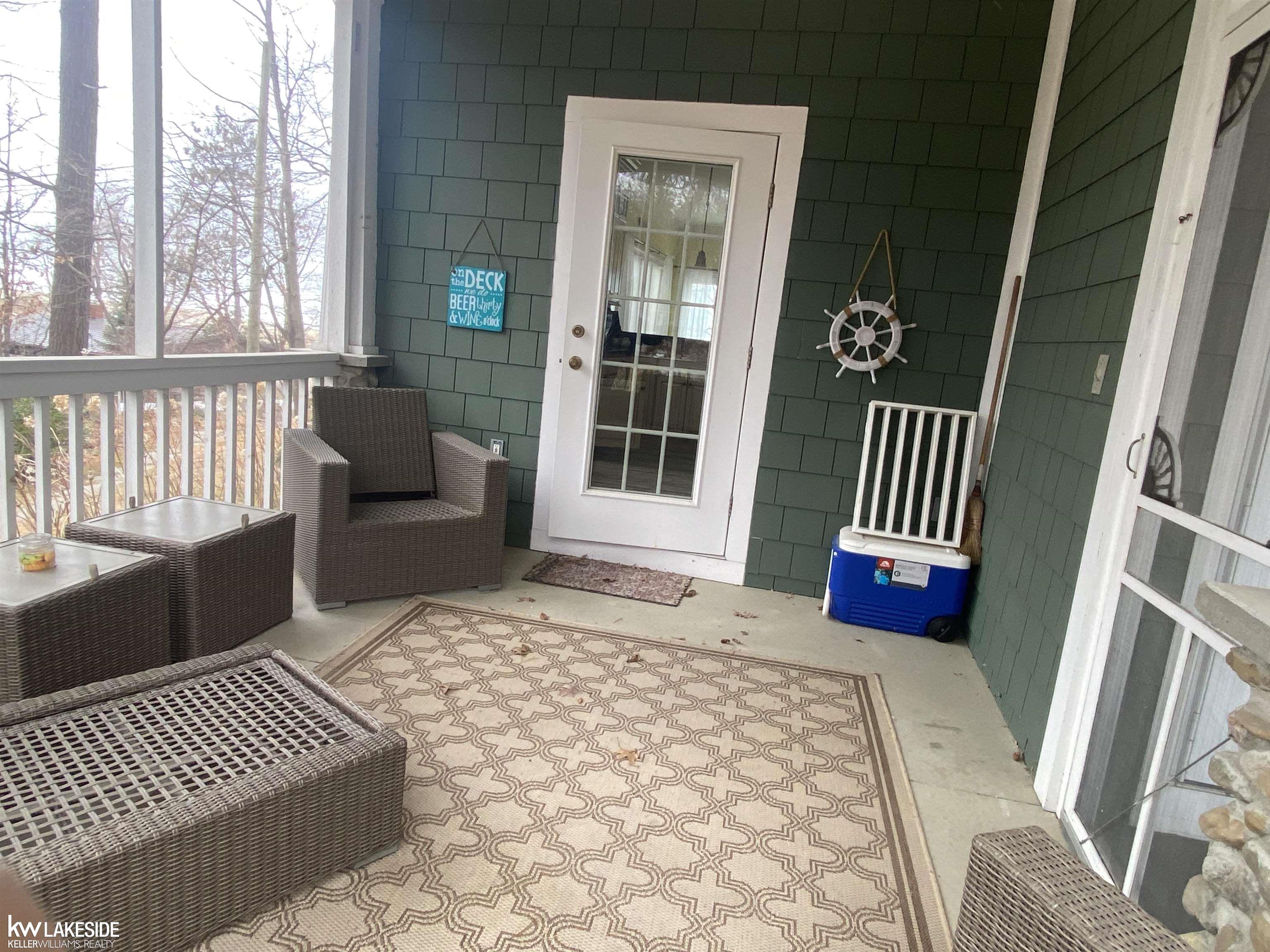 7072 Oak Bluff Drive