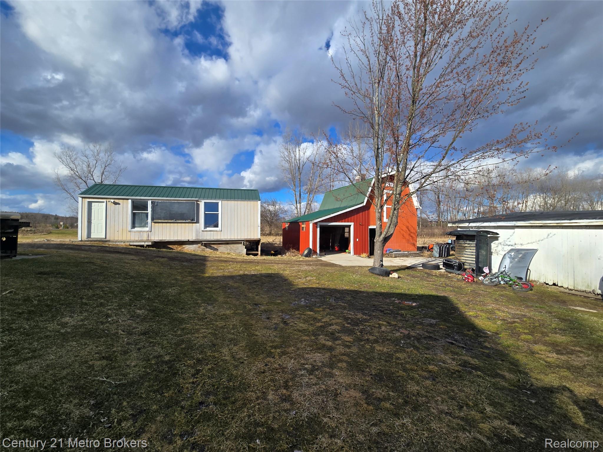 5638 N Lake Road