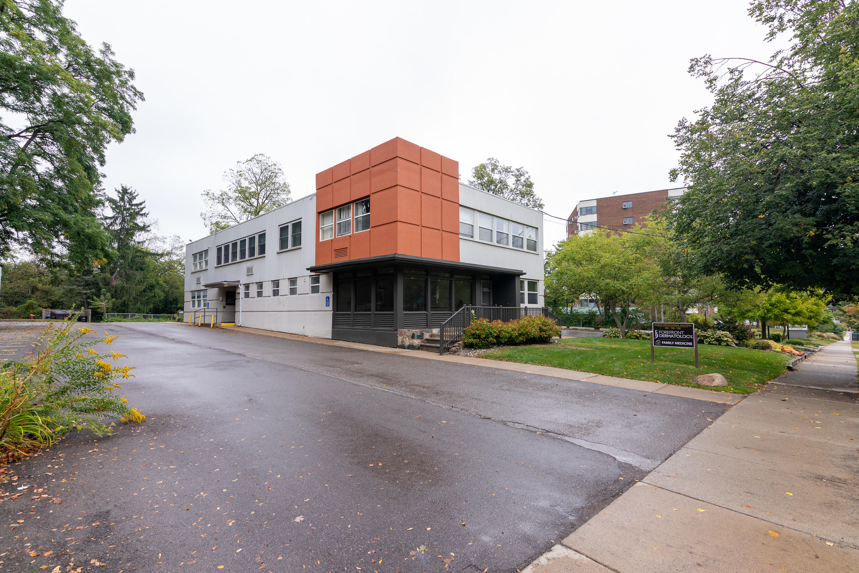 708 W Huron Street 3