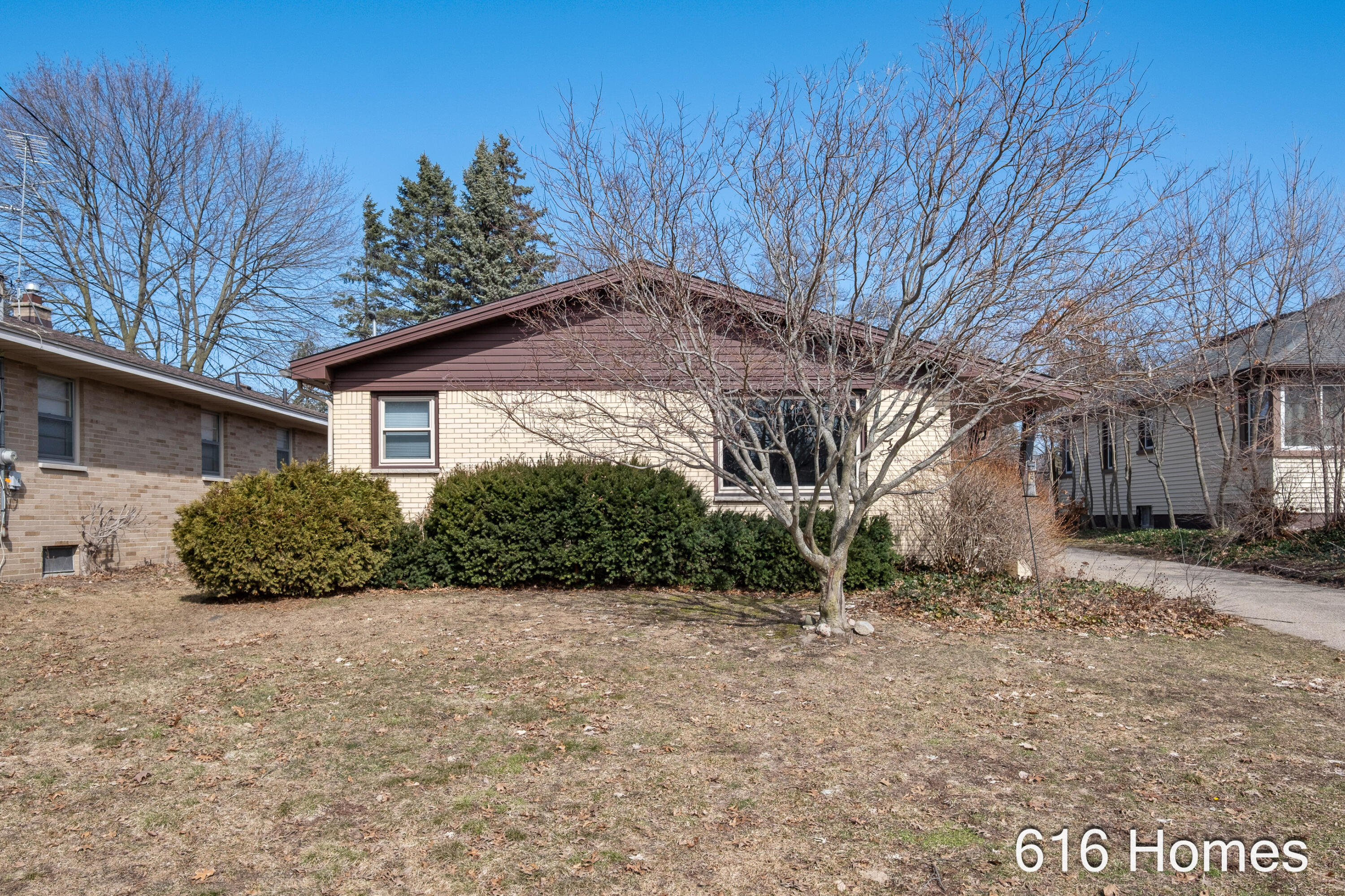 937 Lamberton Street NE