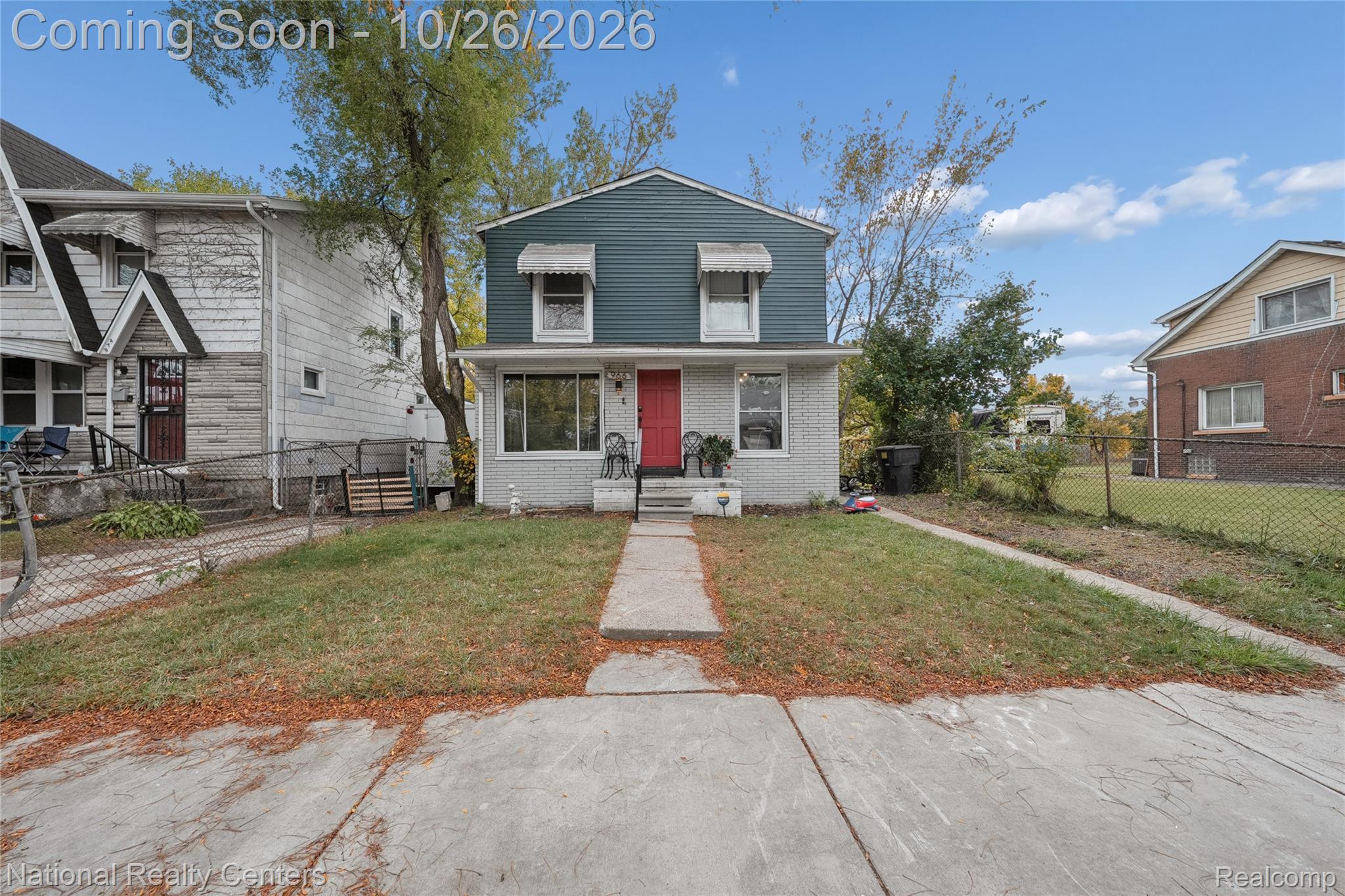 966 E Greendale