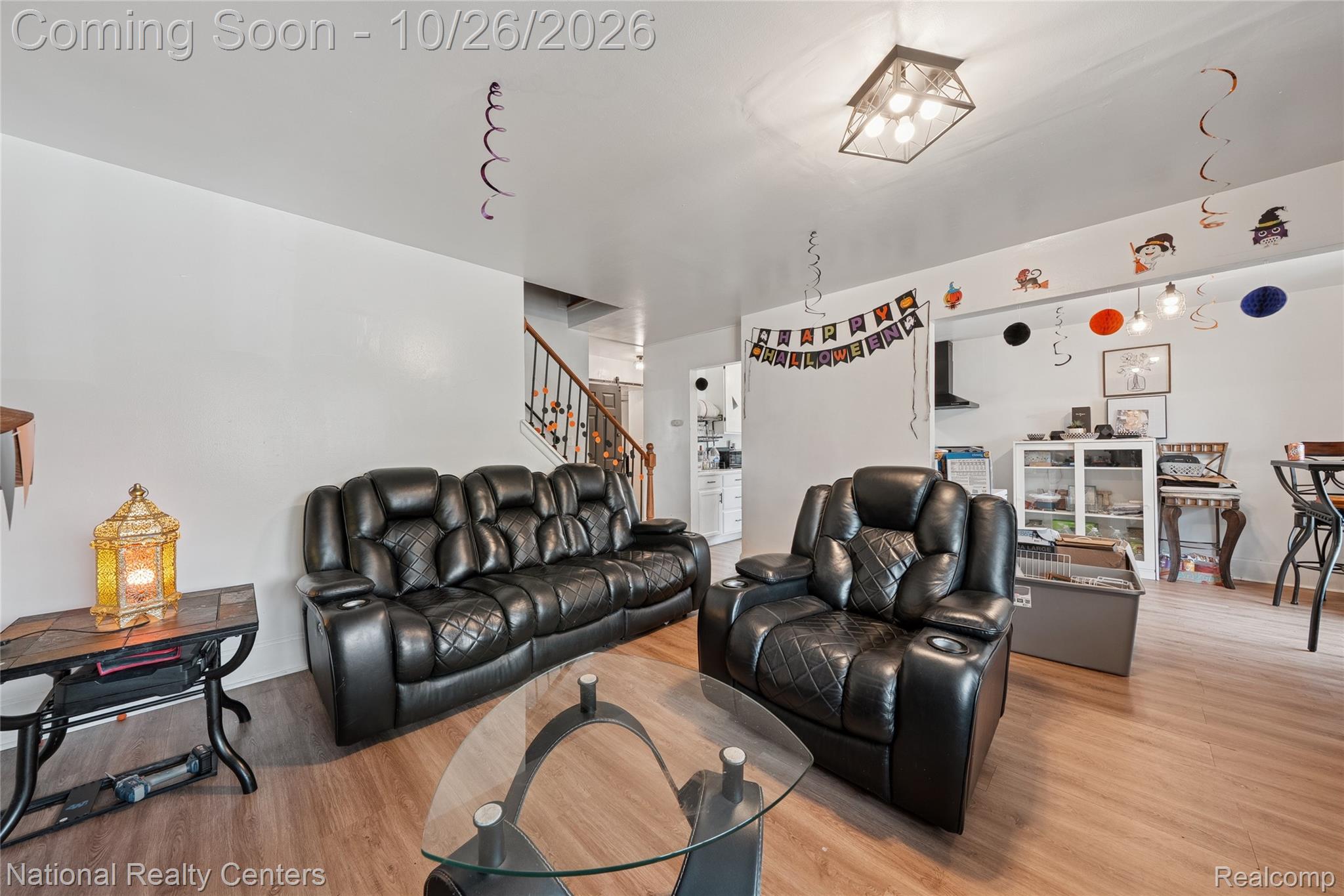 966 E Greendale