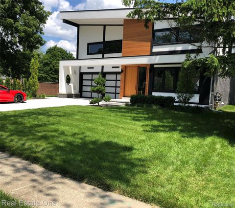 145 Westchester Way Birmingham City MI 48009