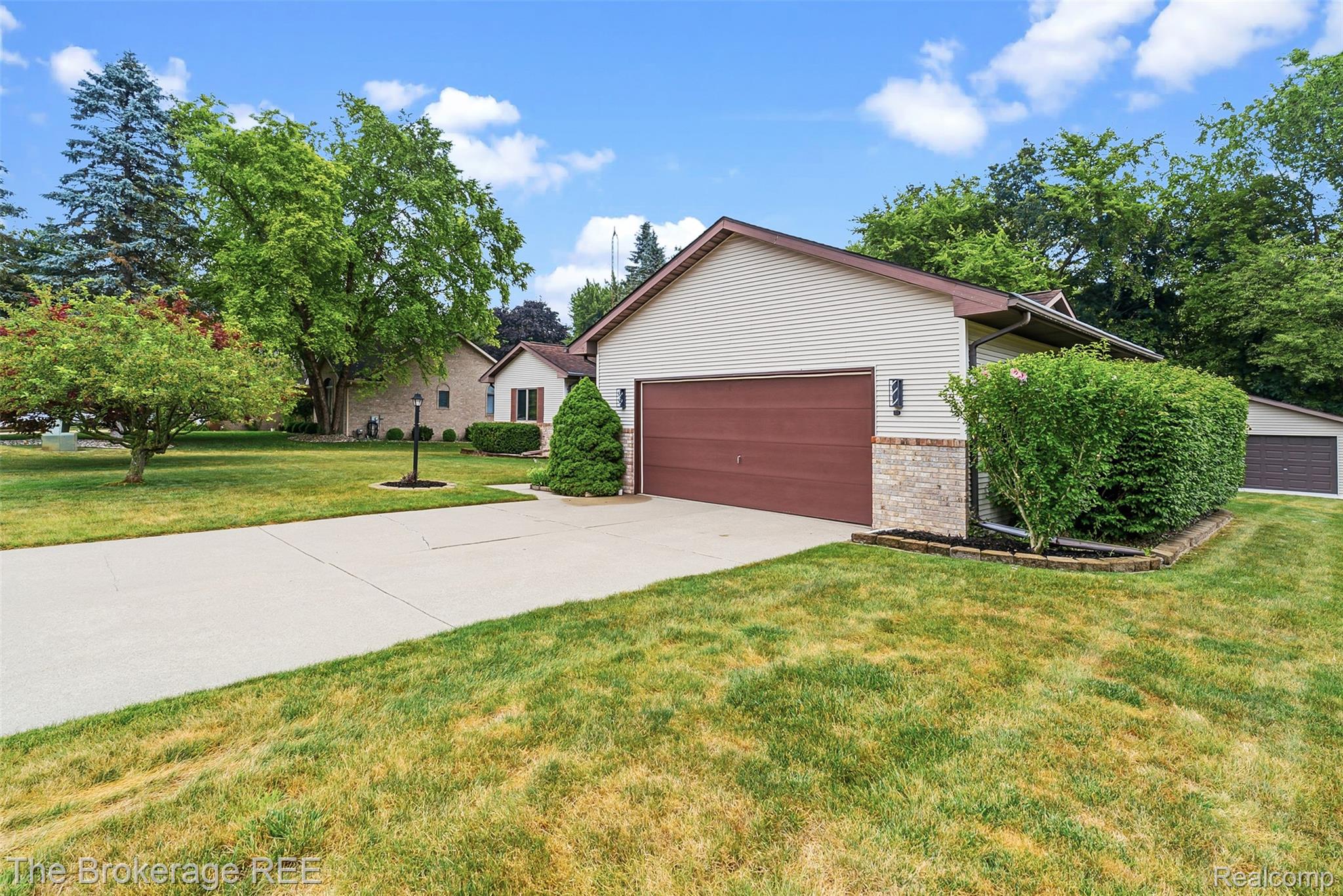 3200 Kings Brook Drive