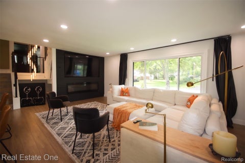 Tiny photo for 2911 Aldgate Drive, Bloomfield Charter Township, MI 48304 (MLS # 20261071519)