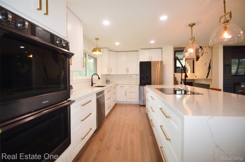 Tiny photo for 2911 Aldgate Drive, Bloomfield Charter Township, MI 48304 (MLS # 20261071519)