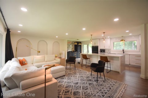 Tiny photo for 2911 Aldgate Drive, Bloomfield Charter Township, MI 48304 (MLS # 20261071519)