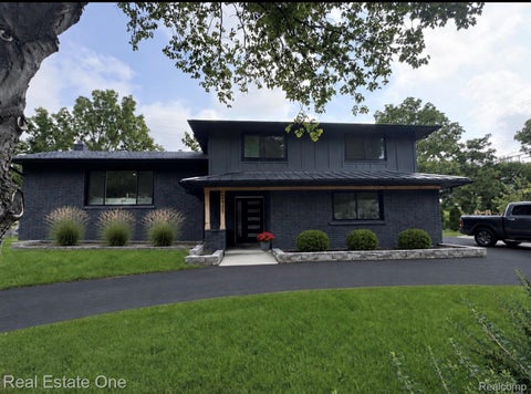 Tiny photo for 2911 Aldgate Drive, Bloomfield Charter Township, MI 48304 (MLS # 20261071519)