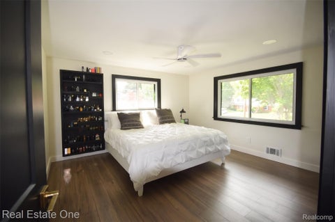 Tiny photo for 2911 Aldgate Drive, Bloomfield Charter Township, MI 48304 (MLS # 20261071519)