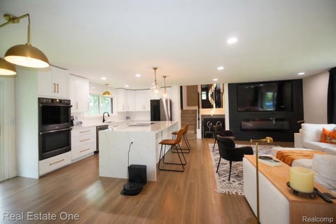 Tiny photo for 2911 Aldgate Drive, Bloomfield Charter Township, MI 48304 (MLS # 20261071519)