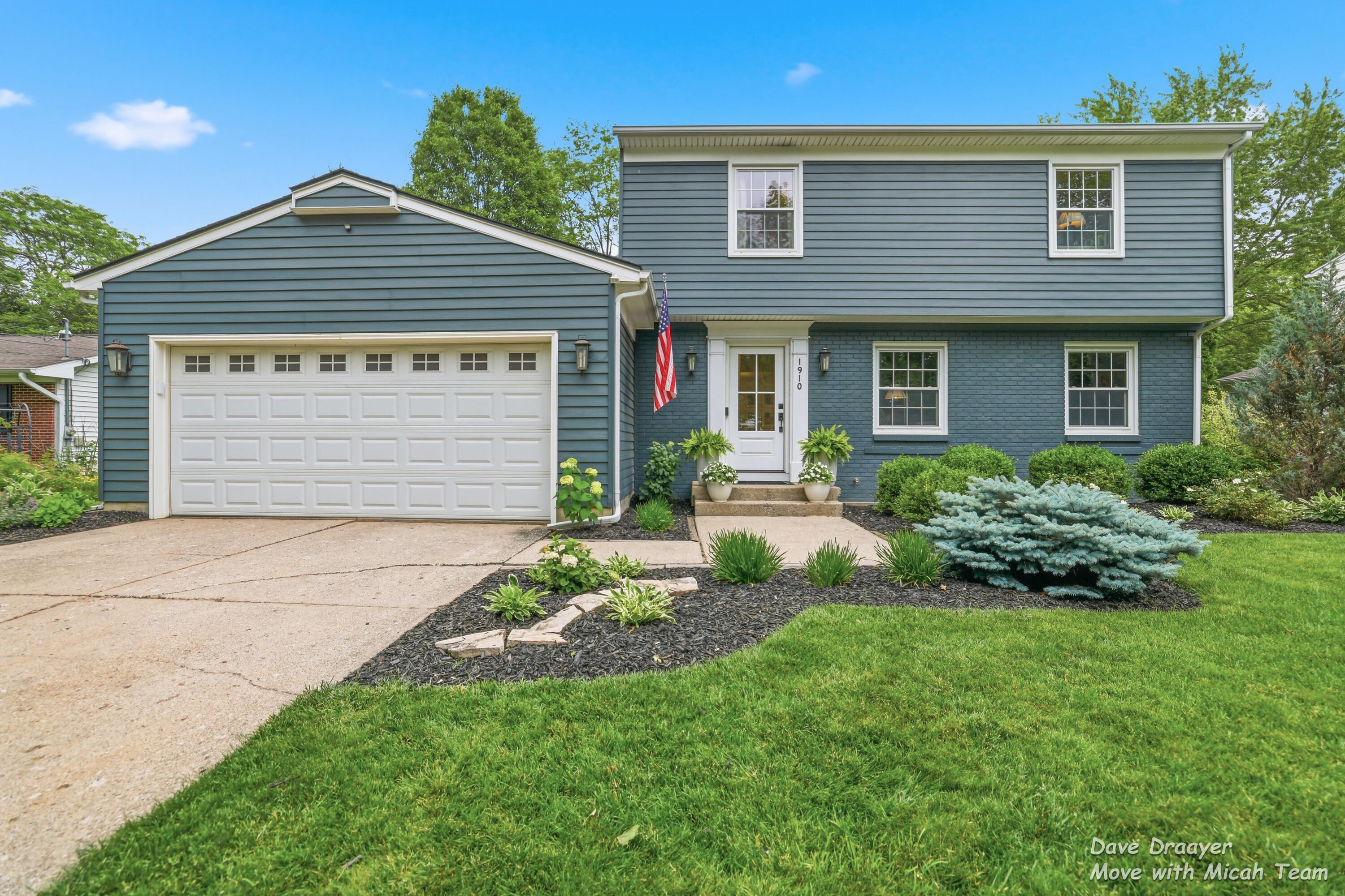 1910 Ridgemoor Drive SE