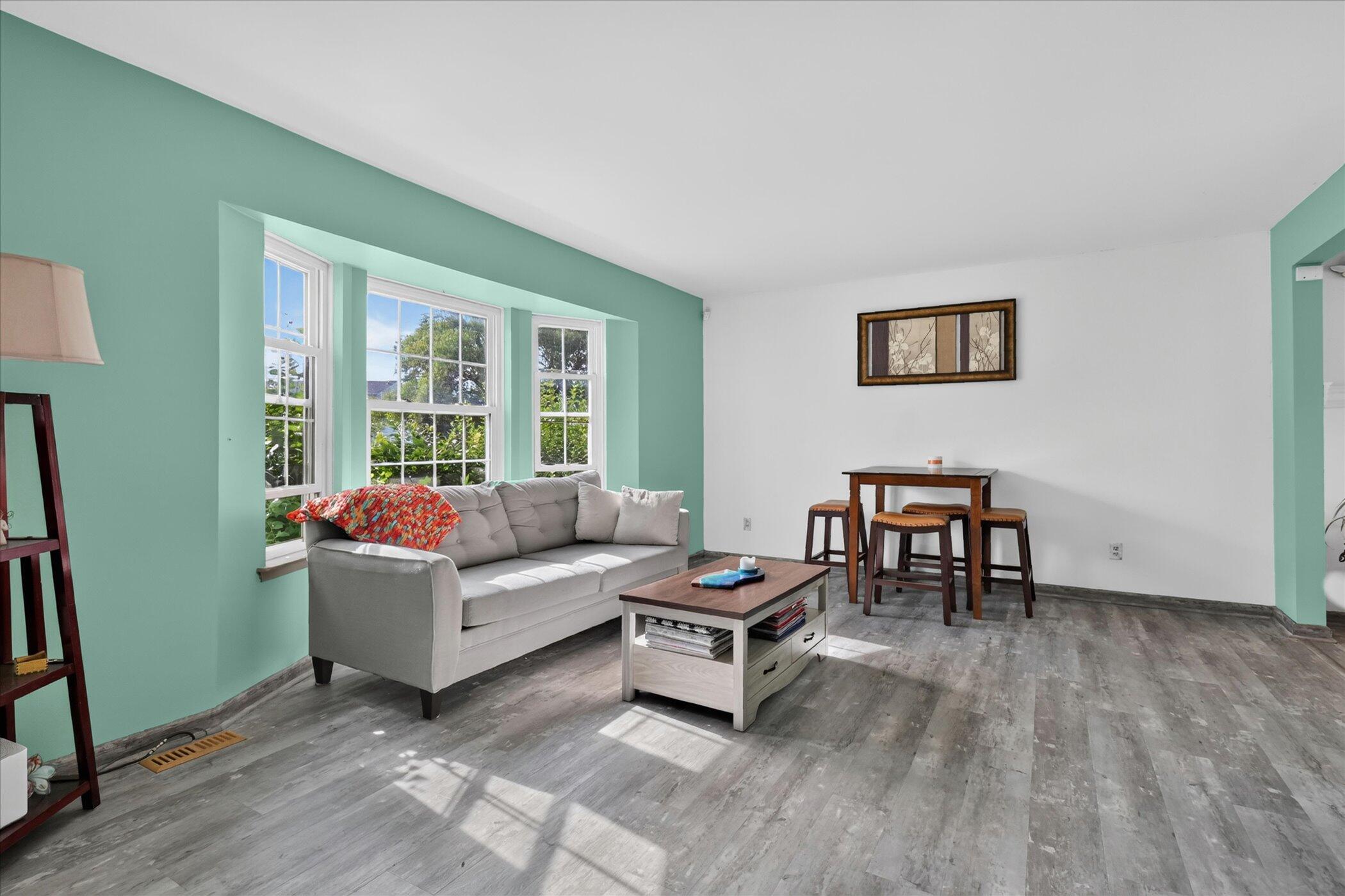 1221 Harwood Circle