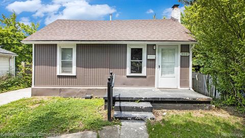 8661 Dodge Avenue Warren City MI 48089