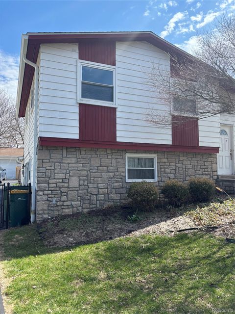 323 S 2nd Street Brighton City MI 48116