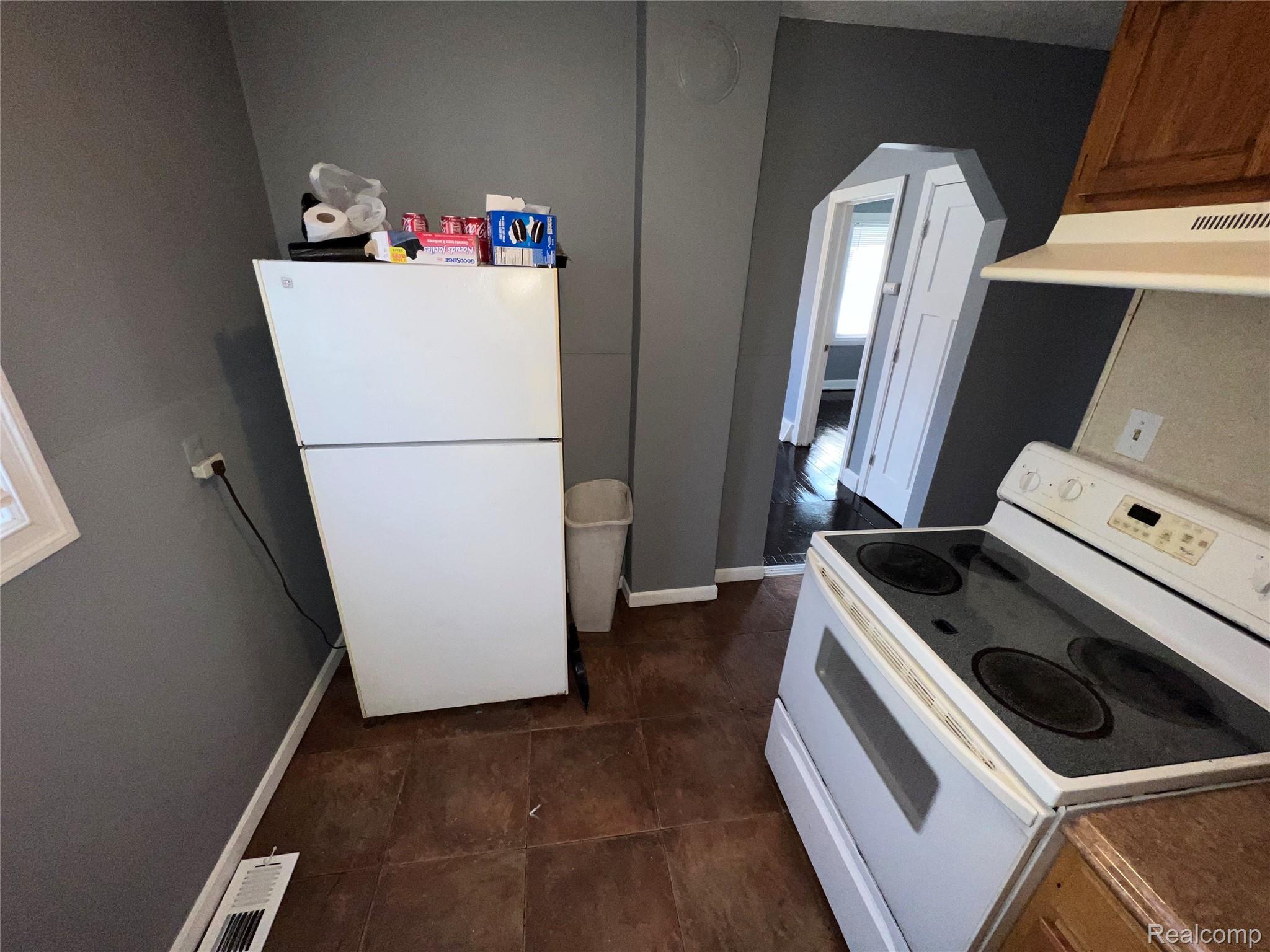 6819 Meadow Avenue 6819 Meadow Avenue