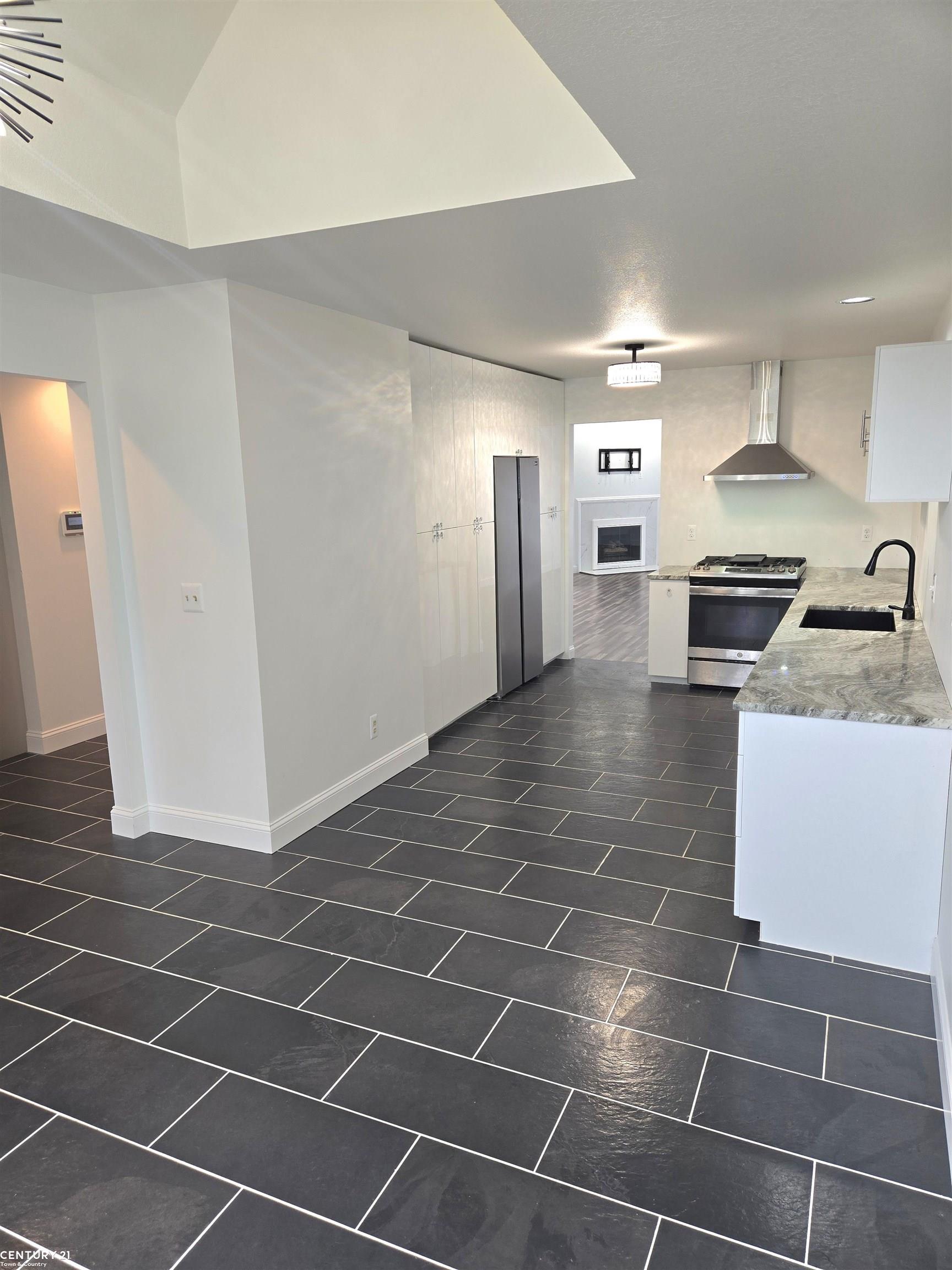 15855 ANGELO Lane