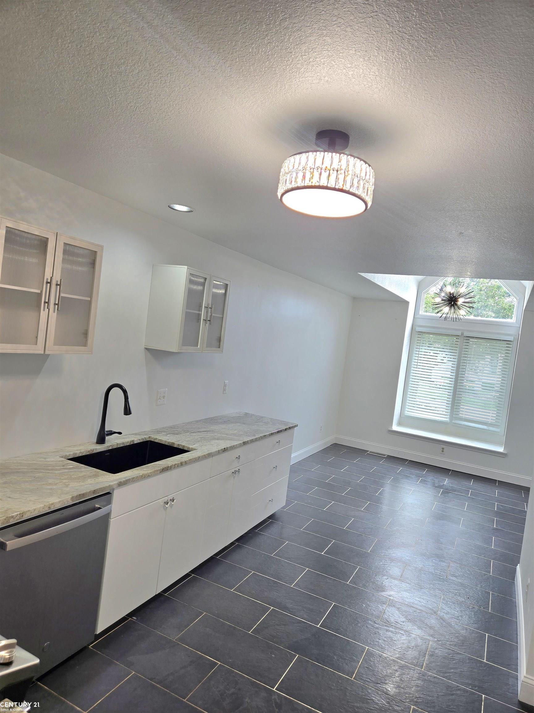 15855 ANGELO Lane