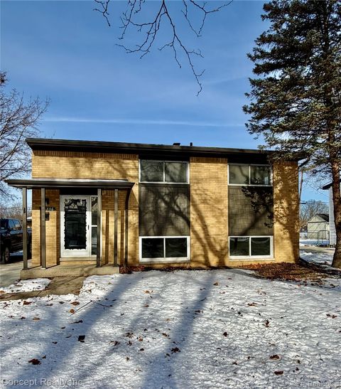 23556 Candace Drive Rockwood City MI 48173