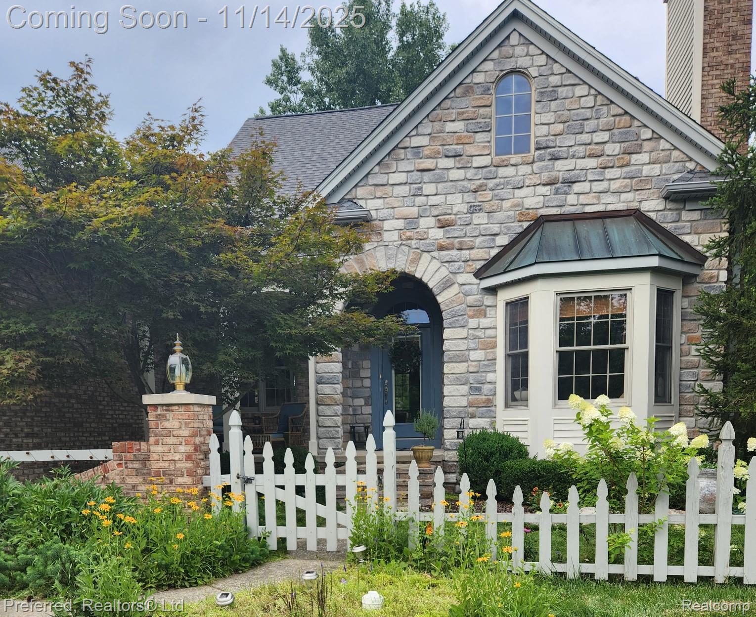 7424 Stonebrook Drive