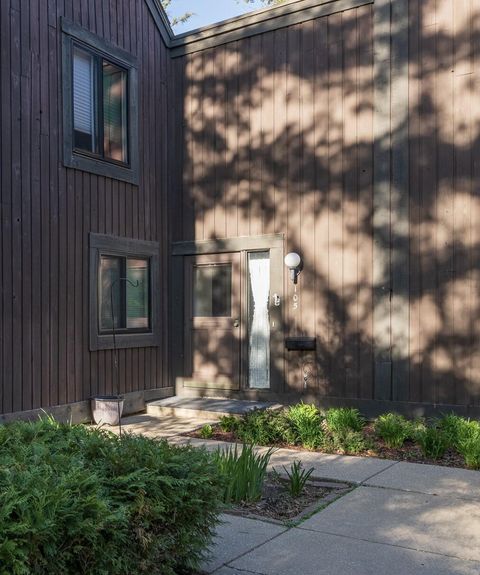 105 Inverness Court (79) Kalamazoo Charter Township Kalamazoo MI 49006