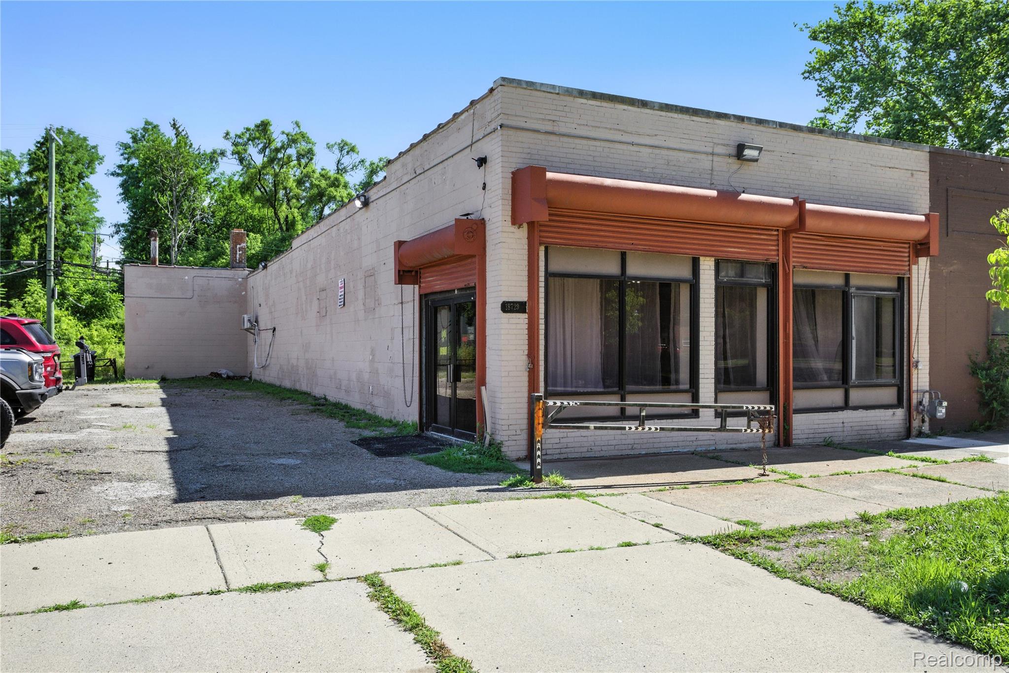 18729 Schoolcraft