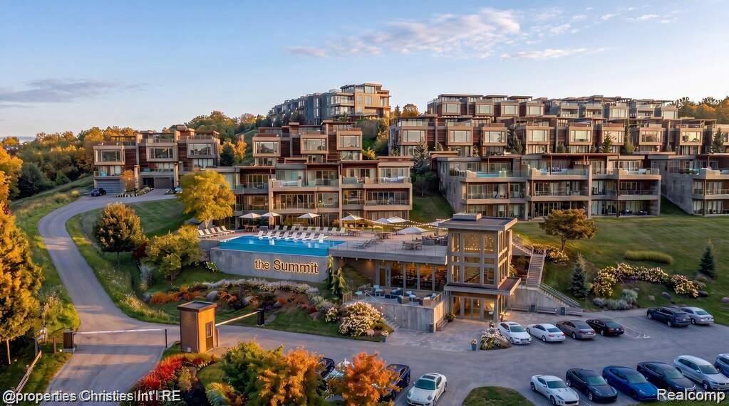 3575 Charlevoix Avenue 7