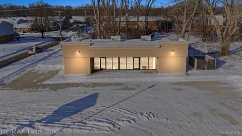 8498 Wayne Road Romulus City MI 48174