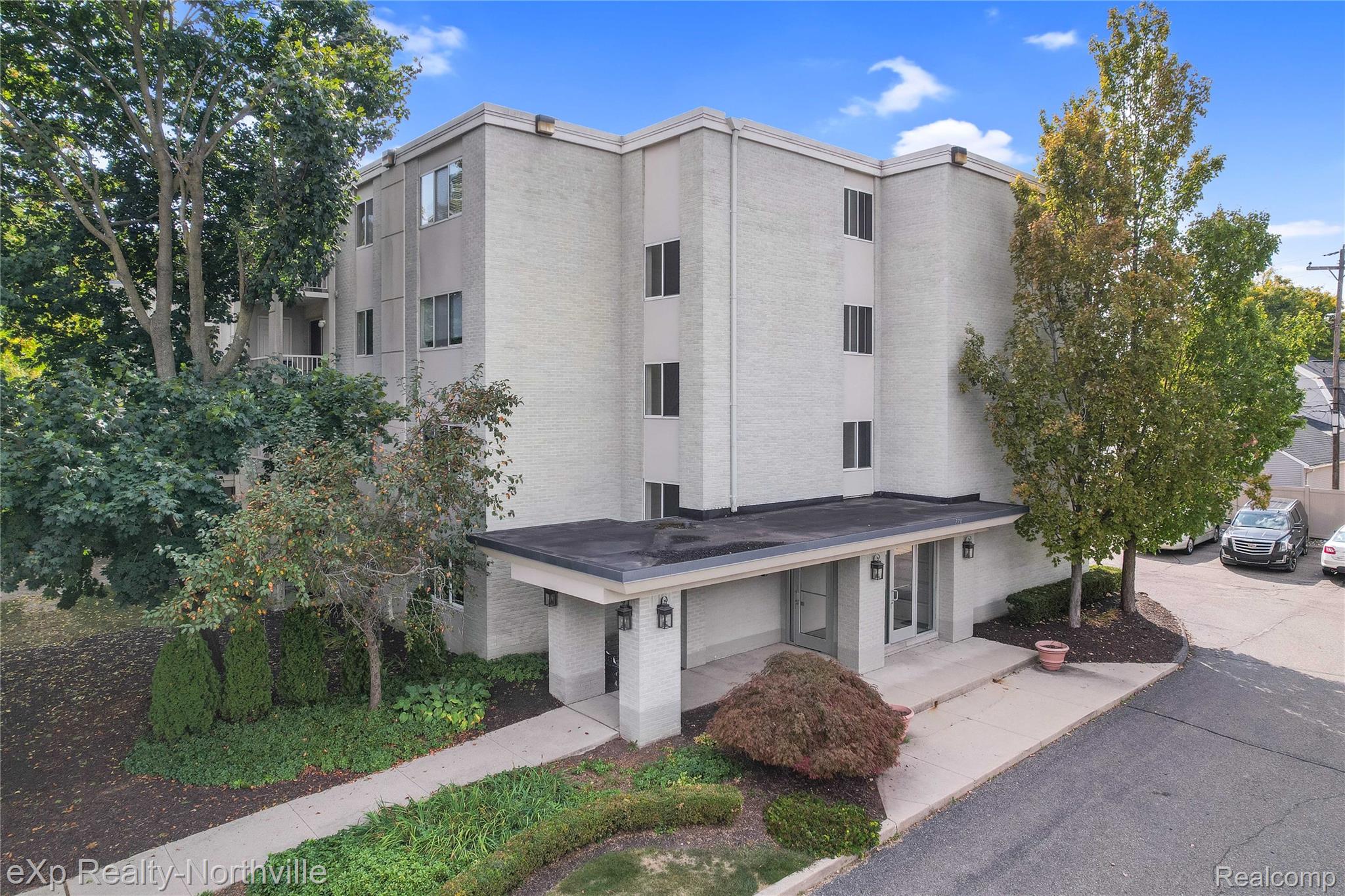 770 Deer Street 204